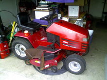 Load image into Gallery viewer, Carburetor For Wheel Horse 265 266-H Lawn Tractors
