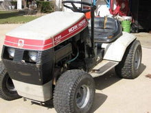 Load image into Gallery viewer, Carburetor For Wheel Horse B-85 LT-832 Lawn Tractors
